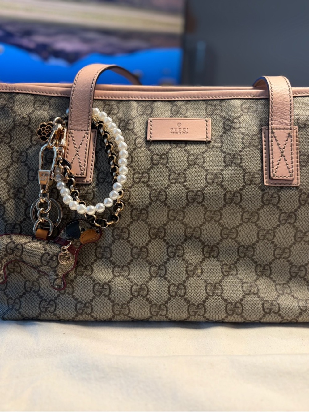 Authentic Gucci Beige GG Supreme Tote with Pink Leather Trim